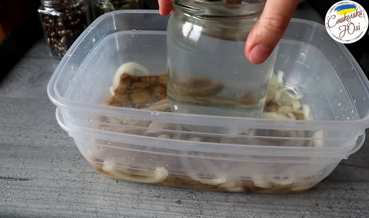 Неймовірні мариновані баклажани, що нагадують гриби: ідеальний рецепт закуски